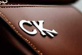 ck包包正品标志字母 - ck包包正品标志字母是什么