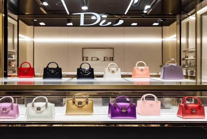 迪奥官网包包官网价格查询；迪奥官网包包中国官网价格