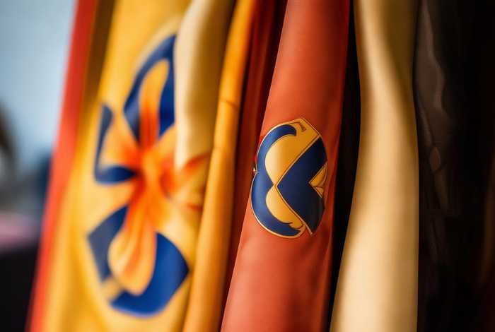 爱马仕衣服标志；爱马仕衣服标志真假