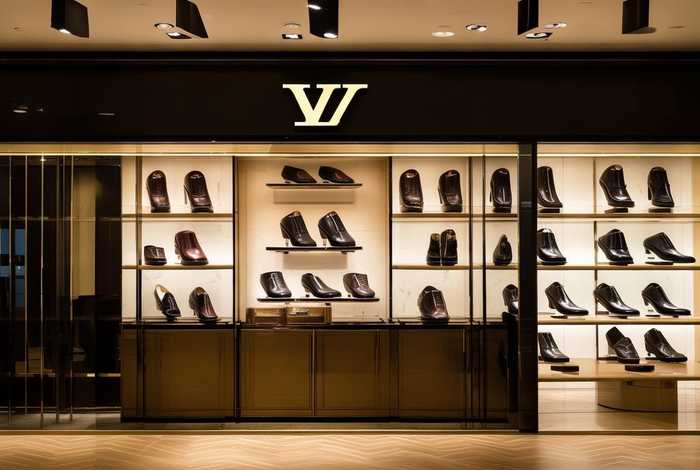 lv男鞋官方旗舰店、lv男鞋官方旗舰店在哪里