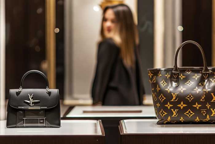 ysl贵还是lv贵，ysl好还是lv好