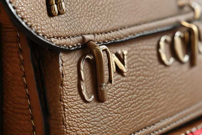 古驰gucci官网包包怎么辨别真假（古驰gucci官网包包怎么辨别真假图片）