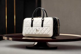 迪奥包包官网价格表旅行包，迪奥包包价格表官网报价