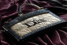 迪奥包包价格和图片限量版、迪奥包包价格和图片限量版区别