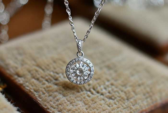 1000块钱左右的项链品牌 - 1000块钱左右的项链品牌有哪些