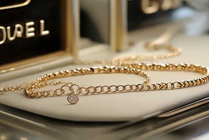 chanel手链一般多少钱，chanel的项链多少钱