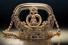 chanel琉璃胸针（chanel 琉璃）
