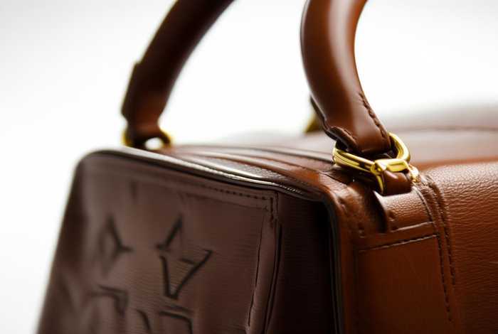 lv女包官网价格及图片及价格；lv女包官网价格及图片 正品