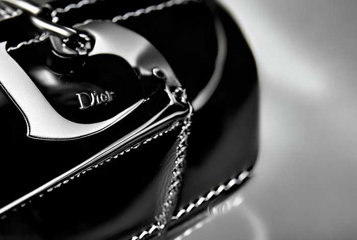 迪奥戴妃包真假辨别方法；迪奥戴妃包如何辨别真假