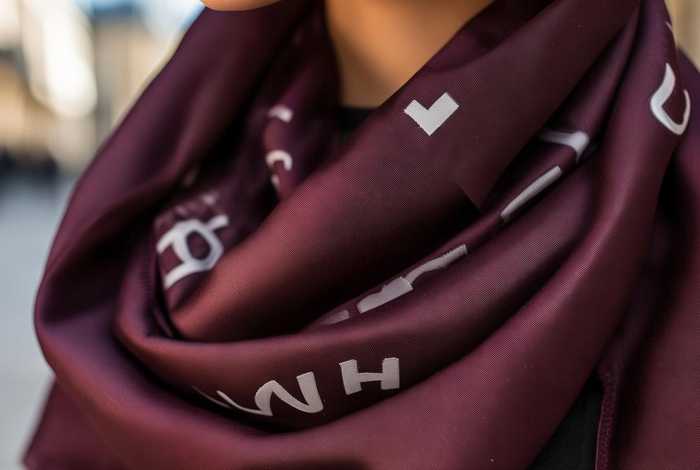 chanel围巾拍照效果，chanel品牌围巾