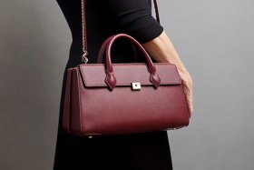50岁左右女人的包包 50岁左右女人的包包怎么选