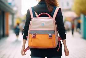 袋鼠女士双肩背包正品；袋鼠女士双肩背包2019