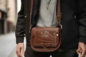 gucci男士单肩斜挎包价格，gucci男士单肩斜挎包价格多少