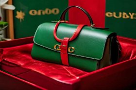 古驰gucci官网包包红色 古驰gucci官网包包红色包装