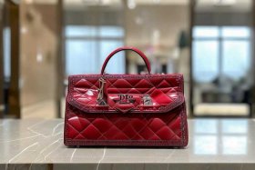 迪奥官网官方旗舰店包包 - 迪奥官网官方旗舰店包包是正品吗