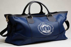 大牌帆布女挎包大容量（大牌帆布女挎包大容量多少钱）