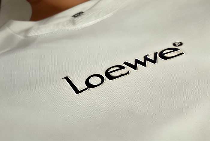 loewe官网中国官方旗舰店t恤（loewe官网旗舰店 包）
