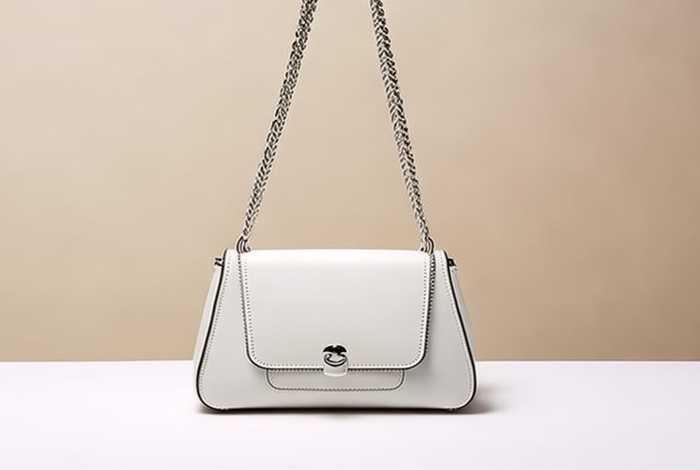 1000块钱左右的包包品牌；1000块钱左右的包包品牌推荐