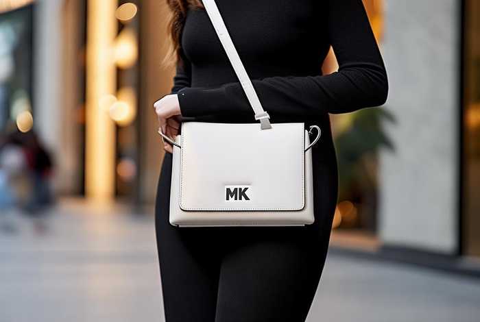mk包包官方旗舰店 斜挎包 - mk包包官方旗舰店是真的吗
