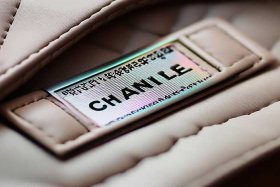 chanel防伪贴在哪里 - chanel防伪标在哪里