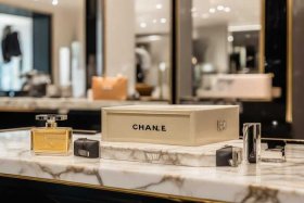 chanel欧洲官网价格表，chanel19欧洲价格