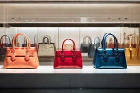 迪奥包官网中文版；迪奥包官网中文官网