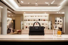 celine包包官方旗舰店香水 celine官网旗舰店