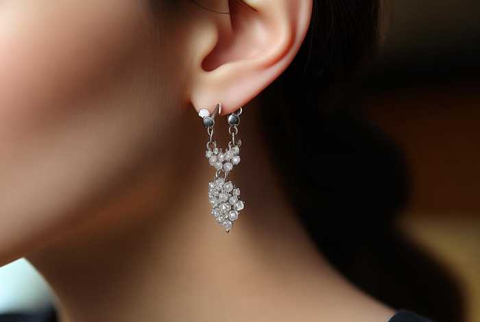 2000元左右的轻奢耳钉，2000元左右的轻奢耳钉品牌