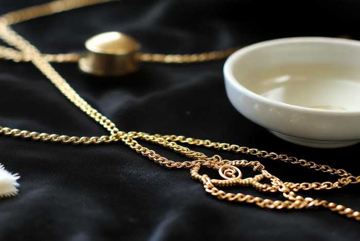 chanel项链容易氧化该如何清洗，chanel项链容易氧化该如何清洗呢