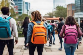 背包品牌十大排名适合学生（背包品牌十大排名适合学生用的）