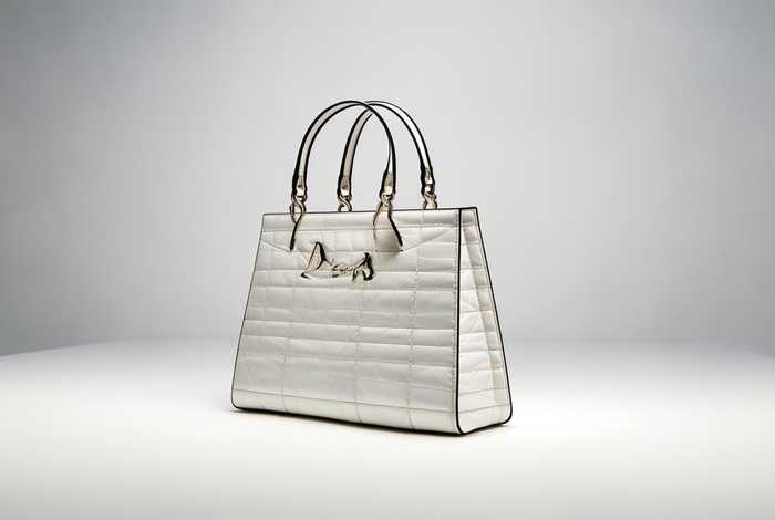 迪奥包官网官方网能查正品吗、迪奥包官网官方网能查正品吗知乎