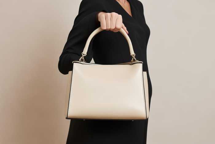 40岁女士背什么样式包 40岁女士背什么样式包好看