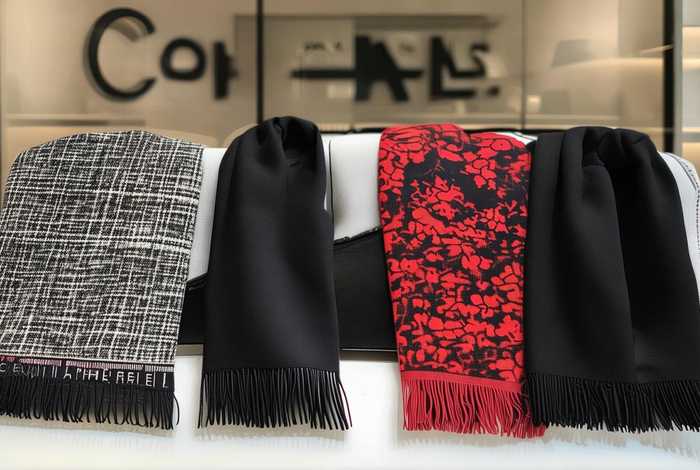 chanel围巾最经典三个款式、chanel围巾真假对比