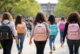 大学女生一般用什么价位的包 - 女大学生用什么牌子的包