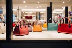 迪奥包包官网中国官方网站入口；dior迪奥包中国官方网站