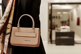 chloe和loewe哪个档次比较高，chloe跟loewe哪个档次高