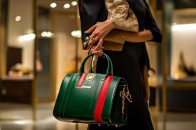 gucci官网包包女士；gucci官网女士包价格