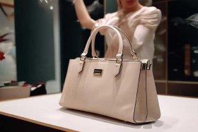 2022年最值得买的女包品牌；2022年最值得买的女包品牌是什么