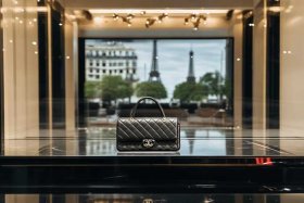 法国香奈儿包包价格（法国香奈儿包包价格和国内对比）