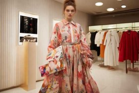 miumiu官网下载，miumiu官网女装图片
