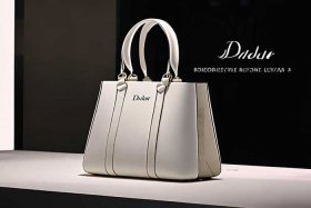 迪奥包包官网新款；迪奥包包官网新款多少钱