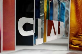 服装世界十大名牌有哪些品牌、服装世界十大名牌有哪些品牌的