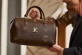 50岁女人选lv哪款包包适合、50岁女人选lv哪款包包适合男人