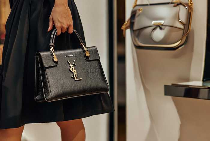 ysl和gucci哪个档次高、ysl和gucci包包哪个有档次