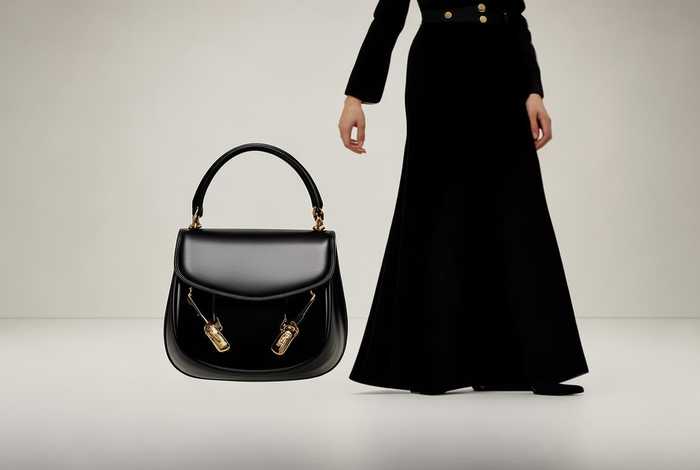 迪奥马鞍包官网价格及图片（迪奥马鞍包官网价格中号）