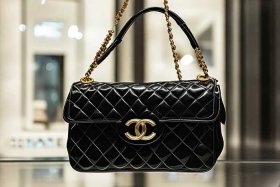 chanel香奈儿香港官网包包；chanel香奈儿香港官网包包价格
