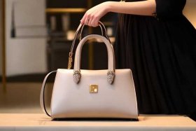 1000多的女包推荐、1000左右的女包品牌推荐