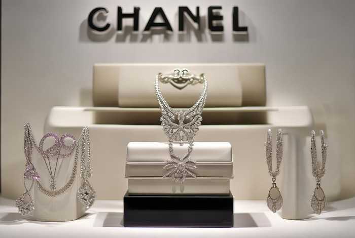 chanel饰品一般多少钱、chanel多少钱一只