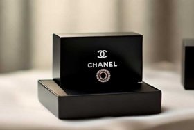 Chanel耳环礼盒、chanel耳环礼盒