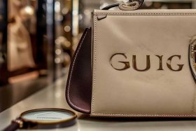古驰gucci女包怎么辨别真伪，古驰gucci女包怎么辨别真伪视频
